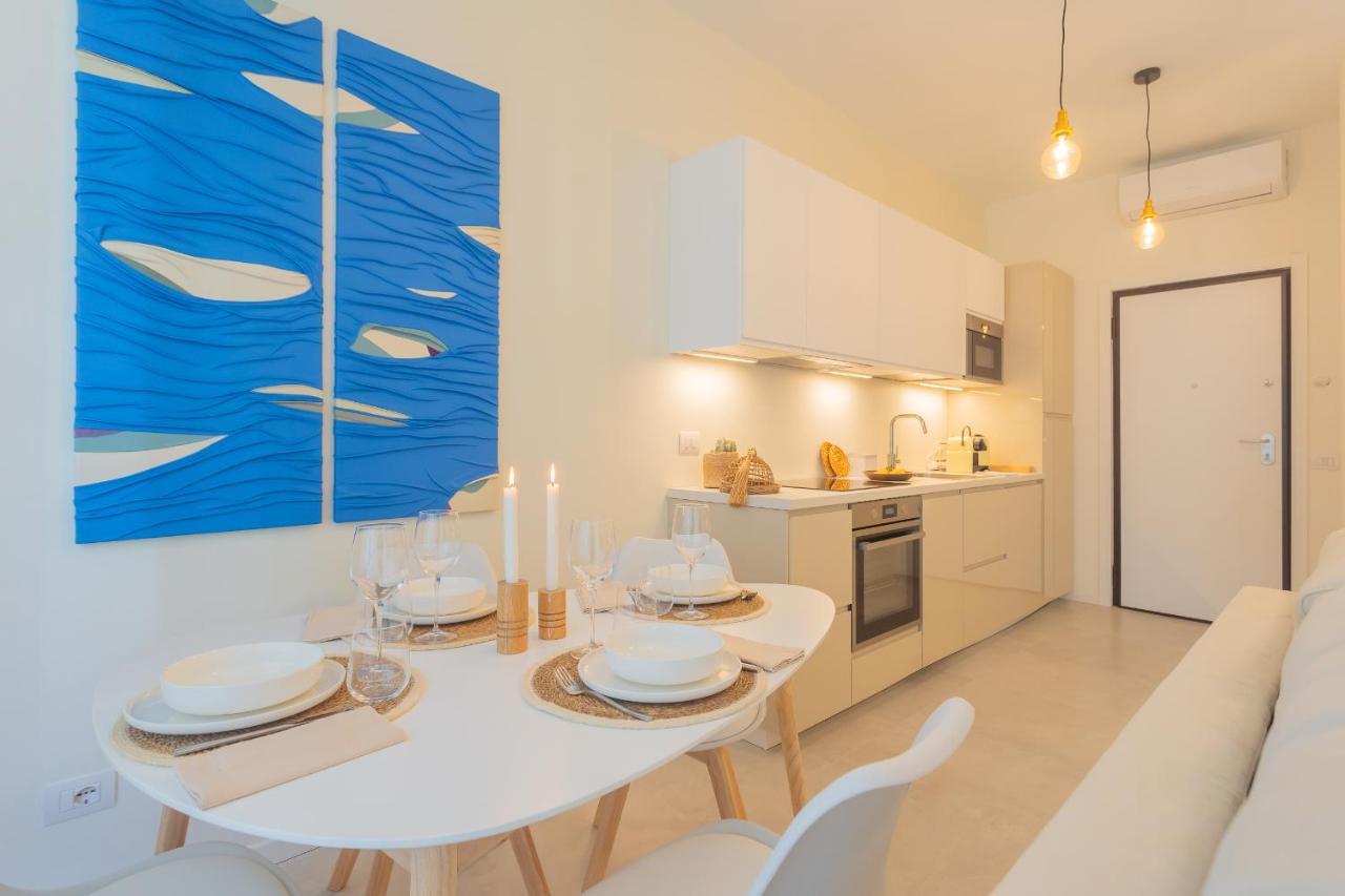 Enchanted Como Lake - City Apartment 2 By Rent All Como Exteriör bild