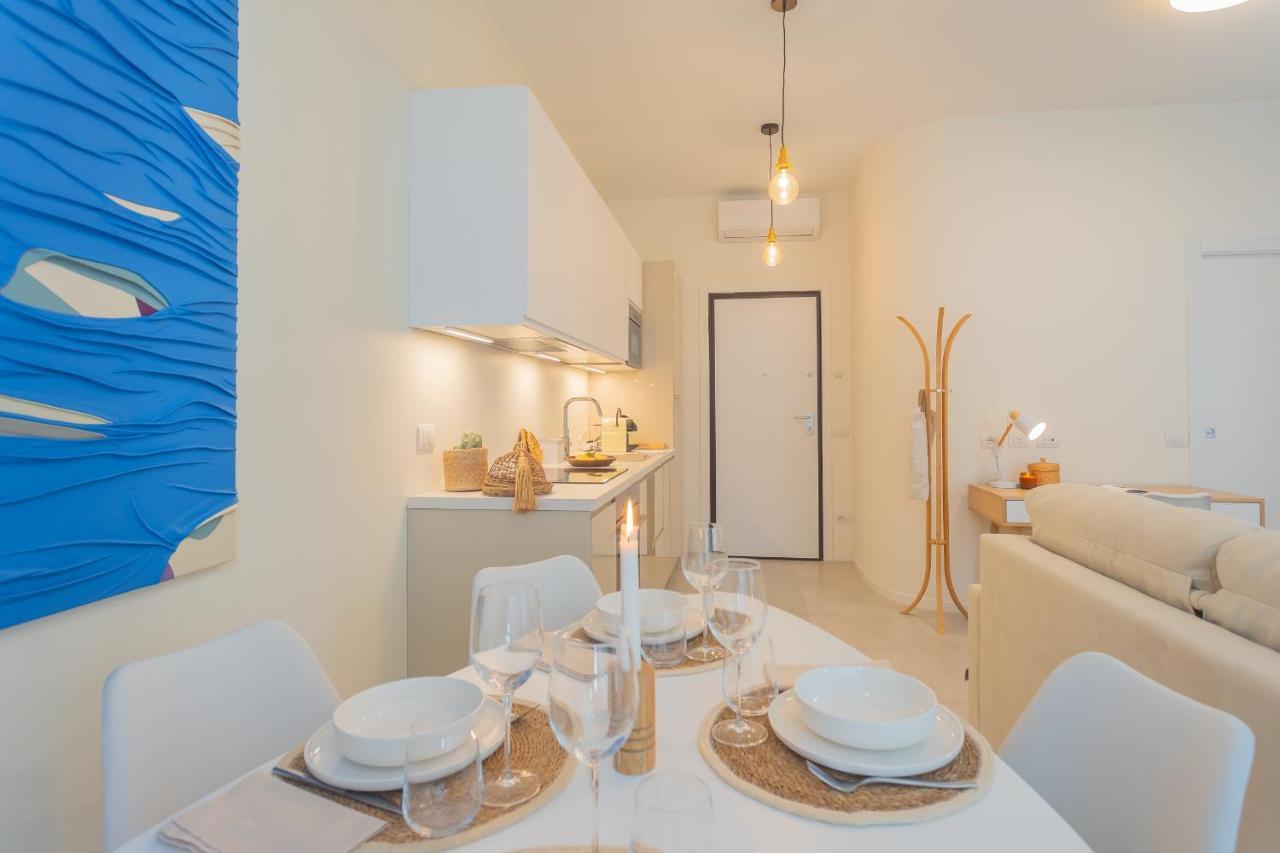 Enchanted Como Lake - City Apartment 2 By Rent All Como Exteriör bild
