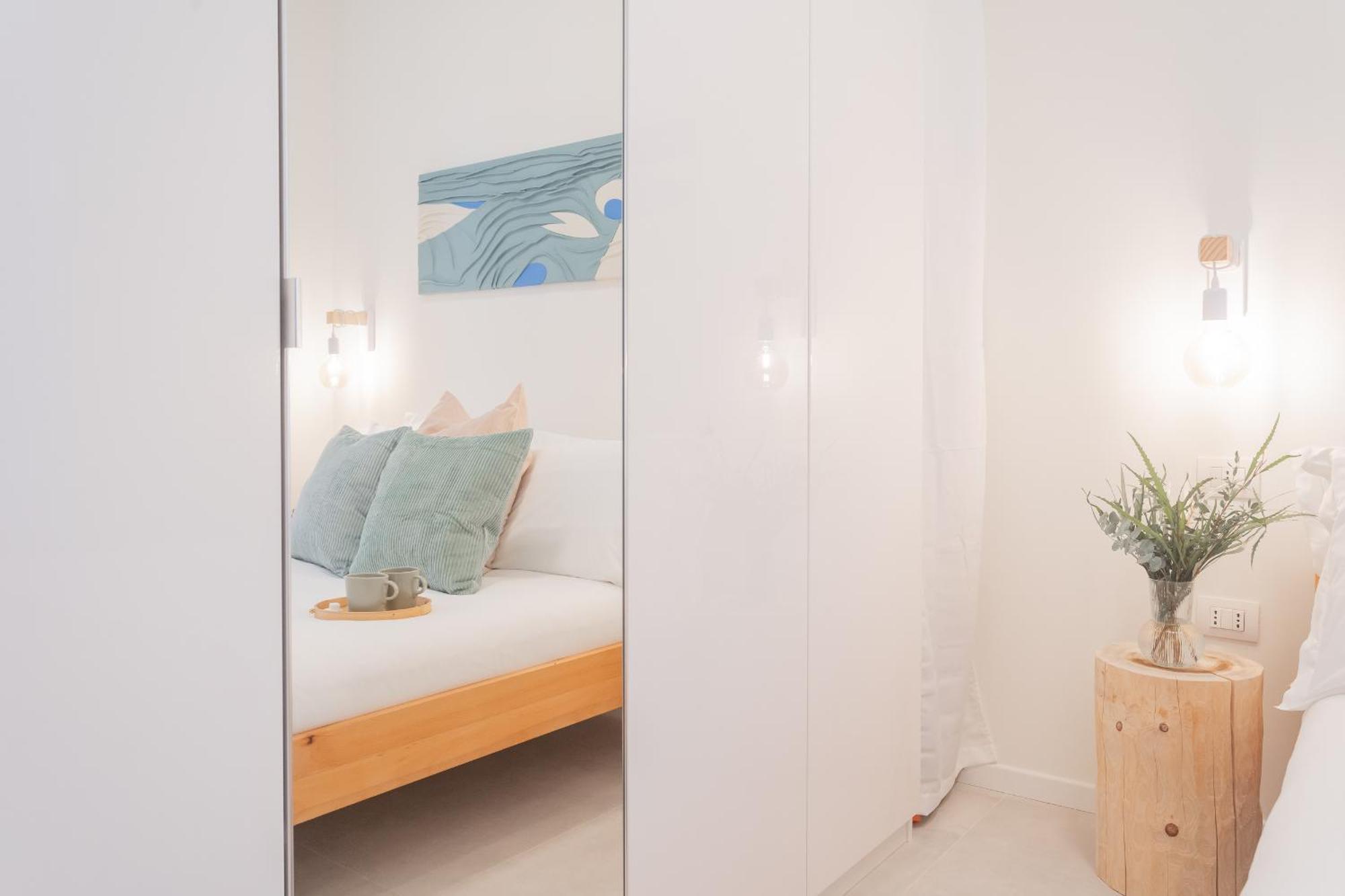 Enchanted Como Lake - City Apartment 2 By Rent All Como Exteriör bild